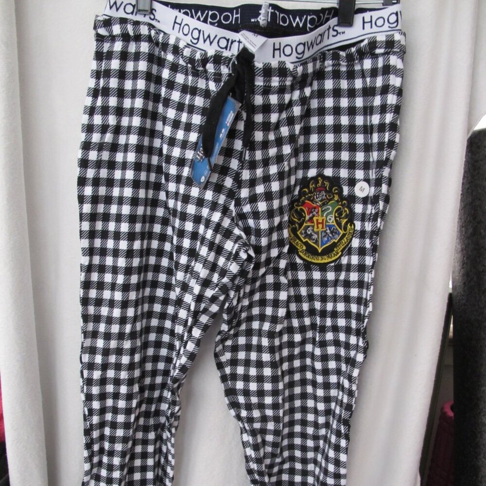 NWT - Women's Harry Potter Hogwarts Pajama/Lounge Pants - M